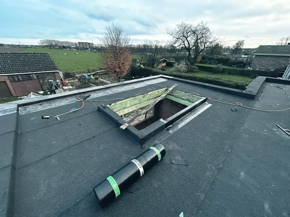 Travaux d’étanchéité de toiture réalisés à Fléron par Promise Construct