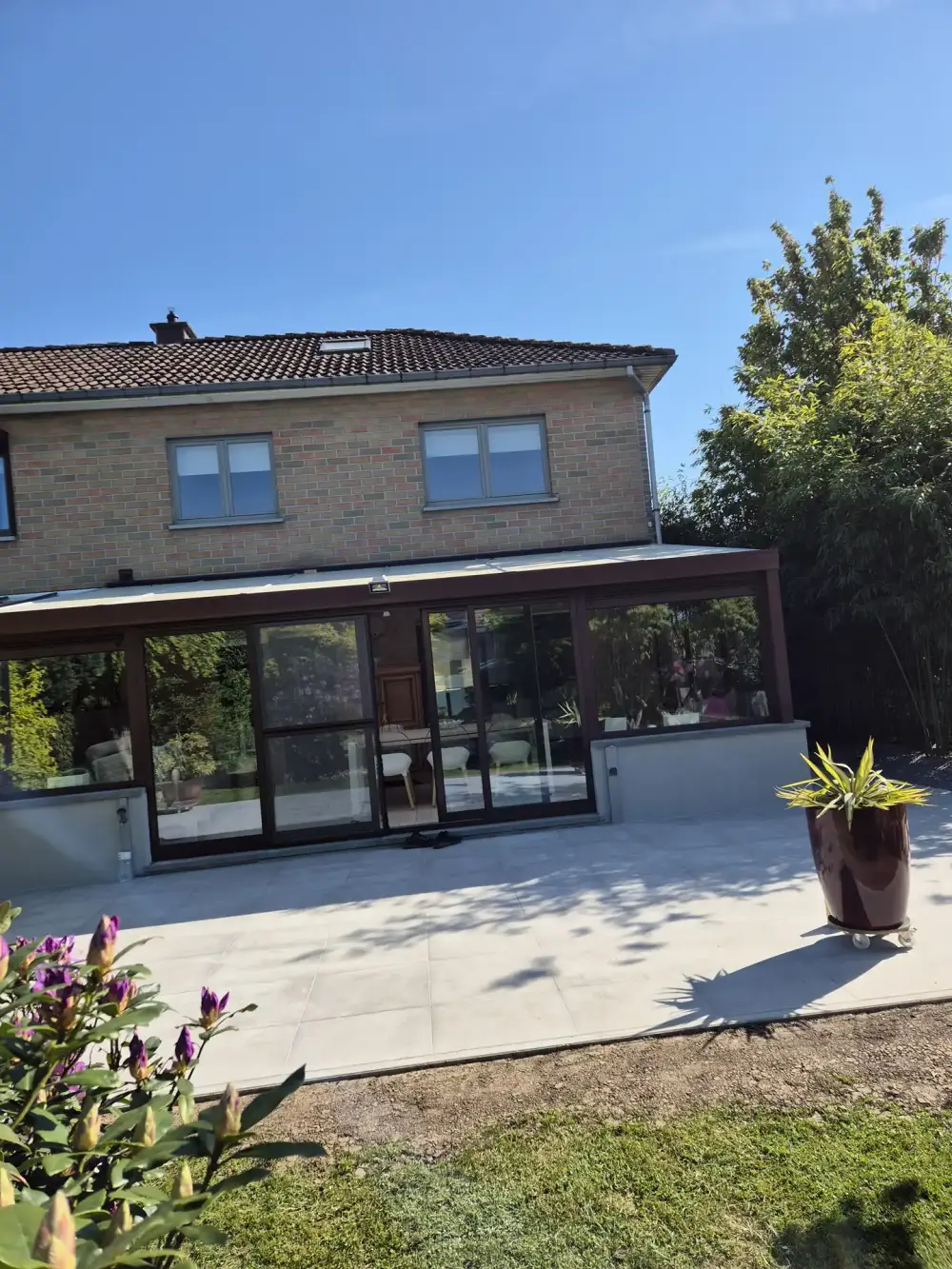 Construction et pose de terrasse sur mesure en région liégeoise par Promise Construct