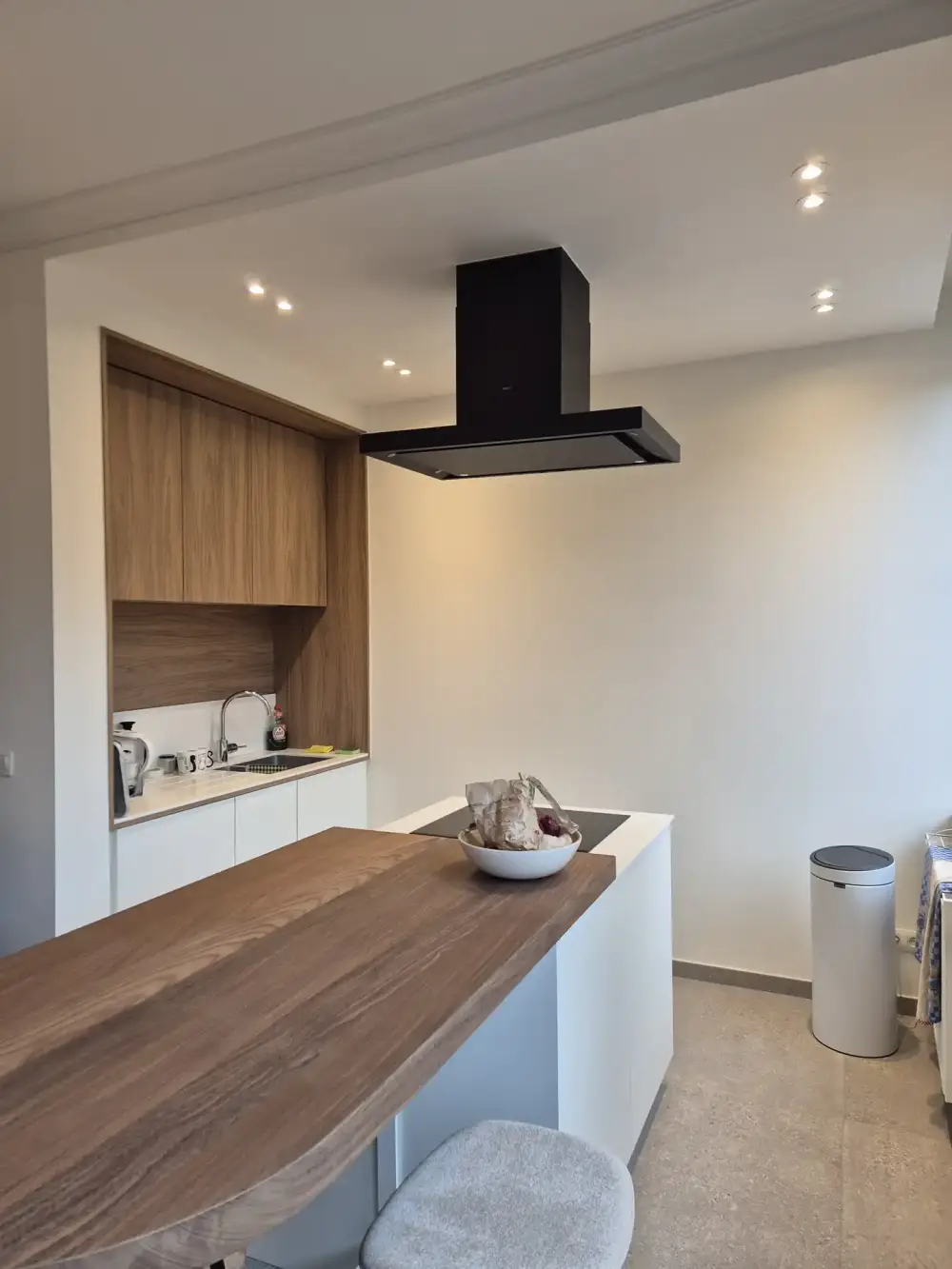 Rénovation intérieure avec finitions soignées réalisée en région liégeoise